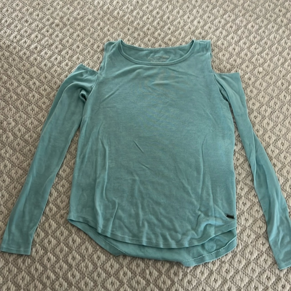Hollister shirt small